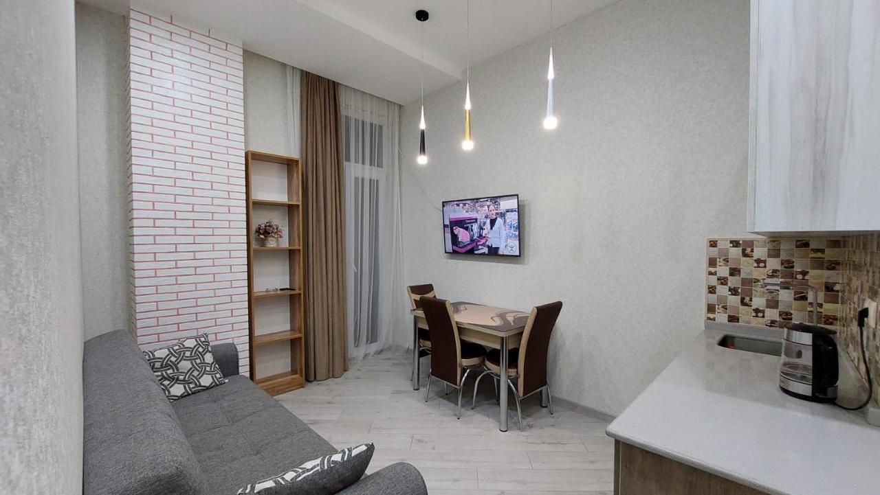 Elit Apartments บาทูมิ ภายนอก รูปภาพ