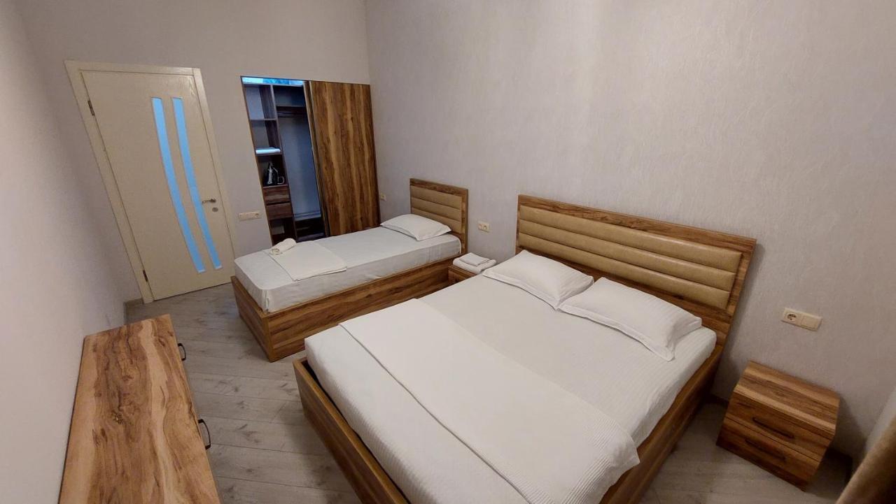 Elit Apartments บาทูมิ ภายนอก รูปภาพ