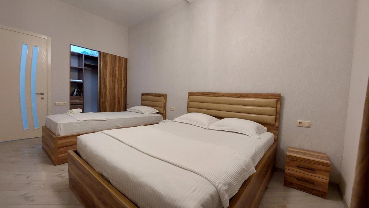 Elit Apartments บาทูมิ ภายนอก รูปภาพ